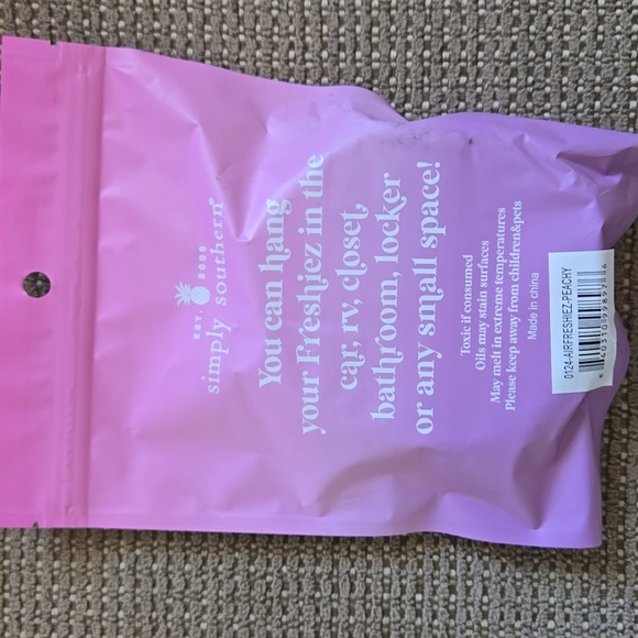 NWT Simply Southern Peach Shaped Glitter Freshiez Air Freshener Vanilla Sugar - Picture 3 of 4